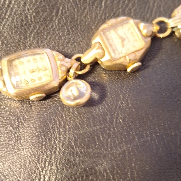 Vintage Gold Watch Bracelet - Picture 6 of 16